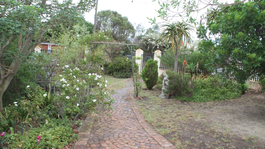 6 Bedroom Property for Sale in Napier Western Cape